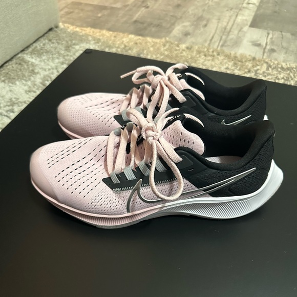 NEW Nike Women's 7.5 - 8 Pegasus 38 Pink Black Running Shoes Sneakers Youth 6.5 - Picture 2 of 9